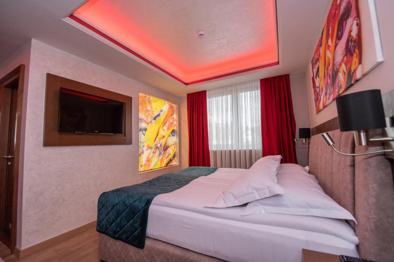 Hotel Park Srebrenik Buitenkant foto